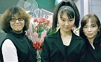 낿AMIKA